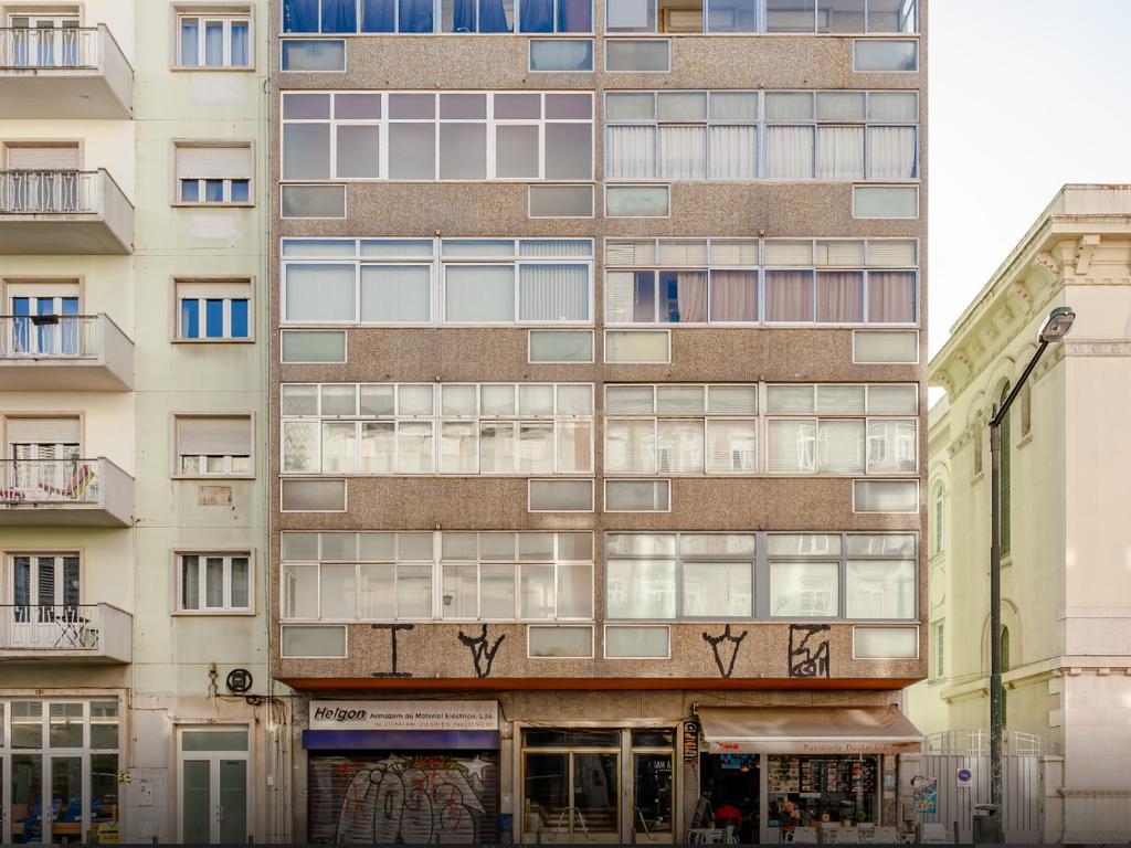 T1 com amplo terraço à Gomes Freire - Lisboa - Image 19